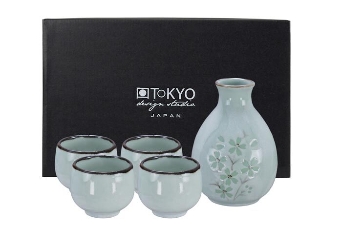 Set de saké vert menthe avec une bouteille de saké et 4 tasses - Cosmos vert - 3,7 x 12 cm 290 ml