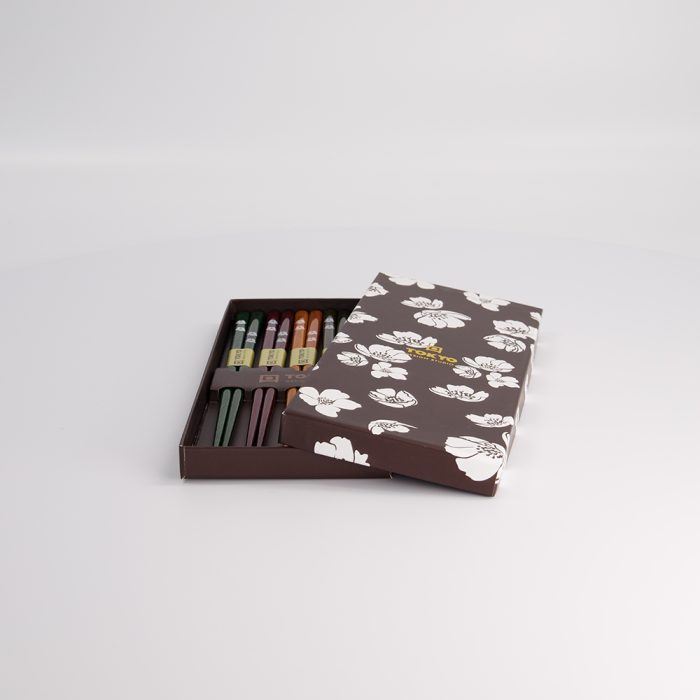 Tokyo Design Studio- Coffret Cadeau Baguettes- Bois Noir Blanc Fleur – Image 4