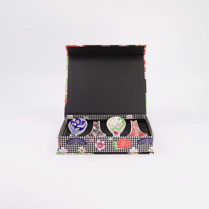 Tokyo Design Studio - Kawaii - Fleur Noire - Cuillère à Soupe - Coffret Cadeau - 4 pièces – Image 3