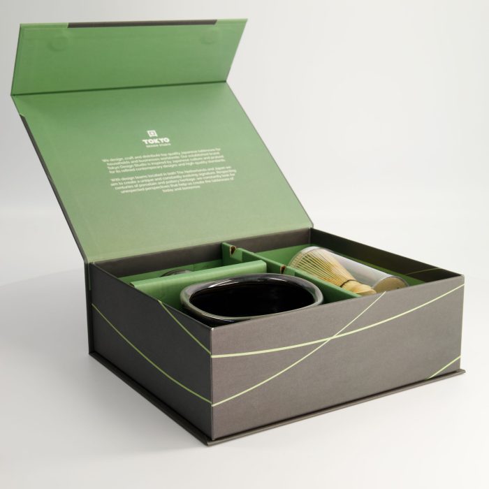 Tokyo Design Studio – Coffret Cadeau Matcha – Gris – 4 pièces – 11x8cm – Image 2
