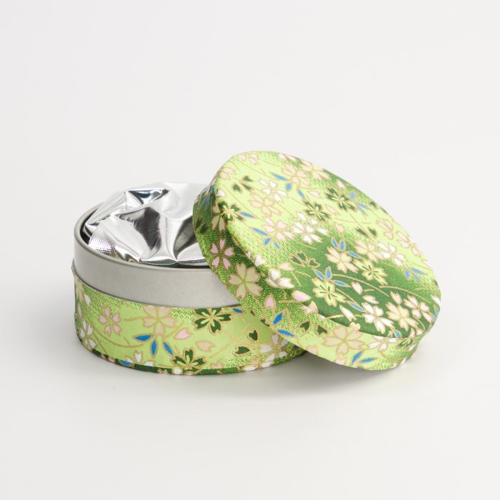 Tokyo Design Studio - Conteneur à Thé Matcha avec Sakura - Vert - 7,5x3,3 cm - 30g – Image 2