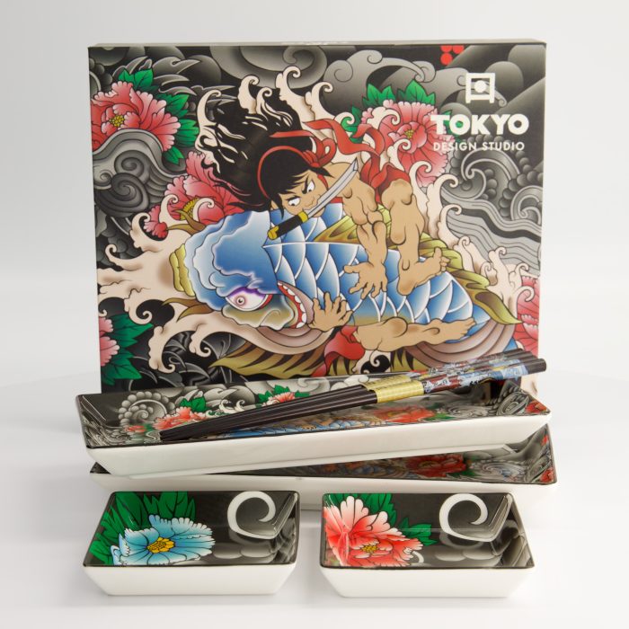 Tokyo Design Studio - Kawaii - Yakuza - Carpe - Assiette à Sushi - Coffret Cadeau - 4 pièces - avec Baguettes – Image 3