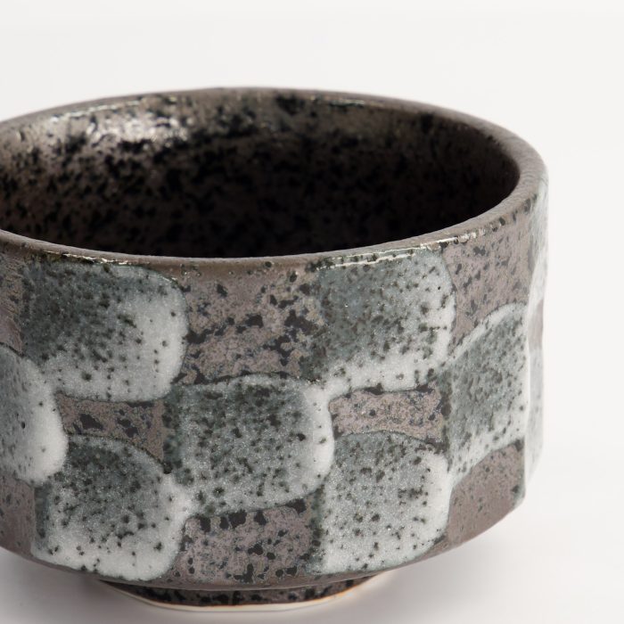 Tokyo Design Studio - Bol à Matcha Artisanal - Grey Tetsu Glaze - 11.5x7.5cm - 400ml – Image 4