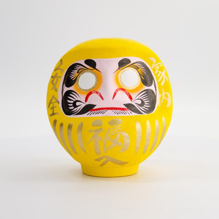 Poupée Daruma Jaune - 12 cm – Image 2