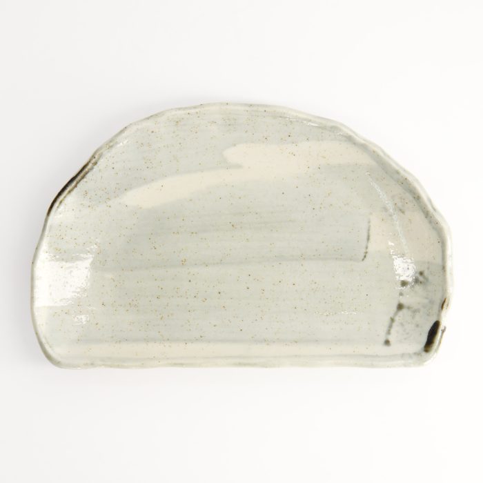 Tokyo Design Studio - Assiette Demi-Lune - 21x13x3.5cm - Bleu Clair/Blanc – Image 2