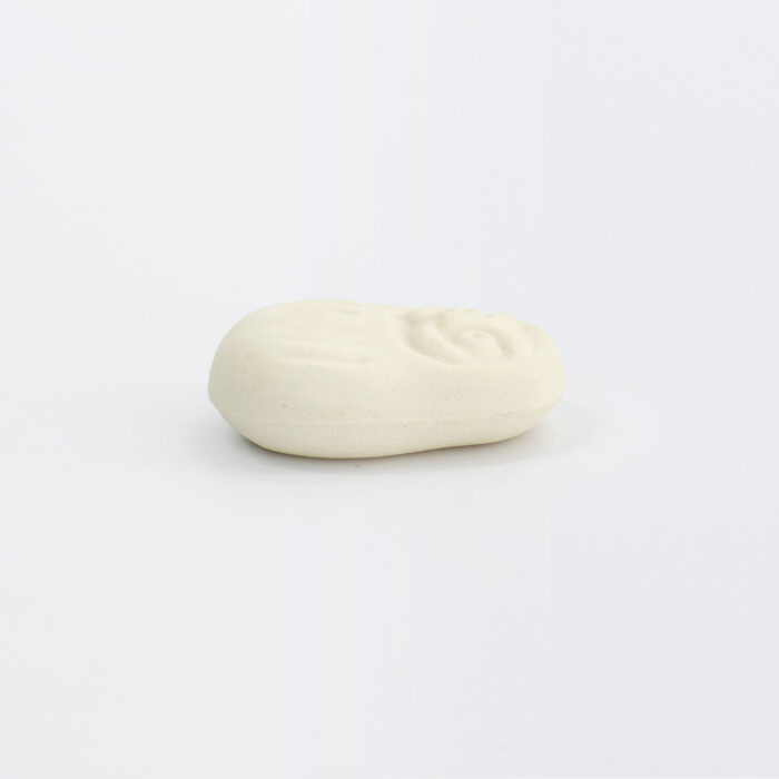 Tokyo Design Studio – Kawaii – Repose-Baguettes – Daruma Monaka – 3x4,1x1,2 cm – Image 4