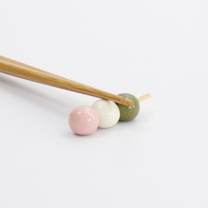 Tokyo Design Studio – Kawaii – Repose-Baguettes – 3 Couleurs Dango – 5x1.5x1.5cm – Image 2