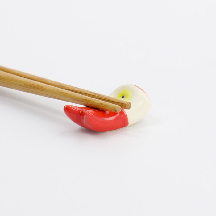 Tokyo Design Studio – Kawaii – Repose-baguettes – Koinobori Rouge – 3,6x1,8x1,5 cm – Image 2