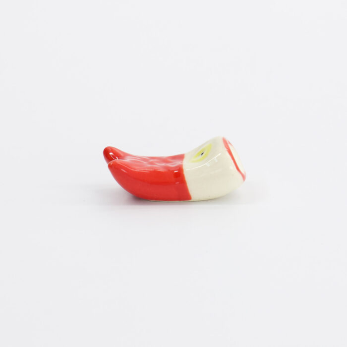 Tokyo Design Studio – Kawaii – Repose-baguettes – Koinobori Rouge – 3,6x1,8x1,5 cm – Image 4