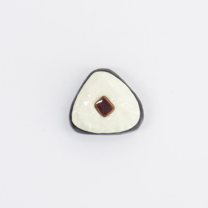 Tokyo Design Studio – Kawaii – Repose-baguettes – Konbu Onigiri – 3,5 x 3,5 x 1,7 cm – Image 2
