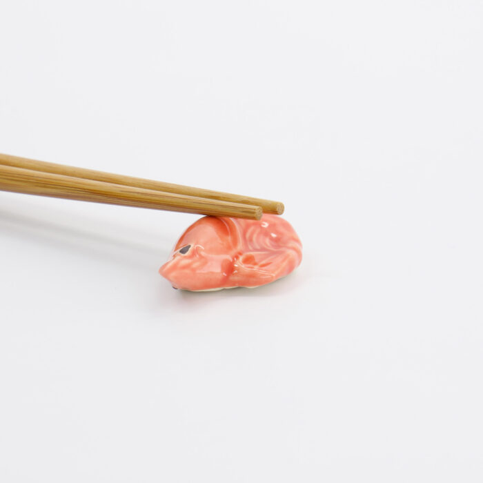 Tokyo Design Studio – Kawaii – Repose-baguettes – Crevette – 4.7x2.7x1.3cm – Image 3