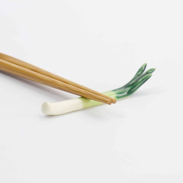 Tokyo Design Studio - Kawaii - Repose-baguettes - Poireau - 1.4x7.6x1.4cm – Image 2