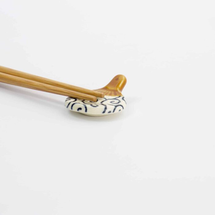 Tokyo Design Studio - Kawaii - Repose-Baguettes - Fan Karakusa - 4x4.9x1.6cm – Image 3