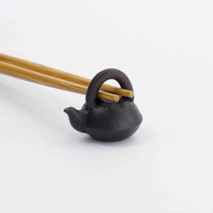 Tokyo Design Studio - Kawaii - Repose-baguettes - Théière - 4.2x3.4x3.6cm – Image 2
